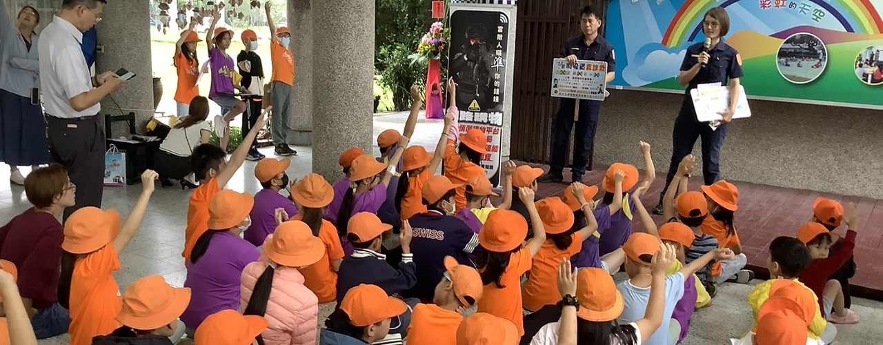 員警到校宣導